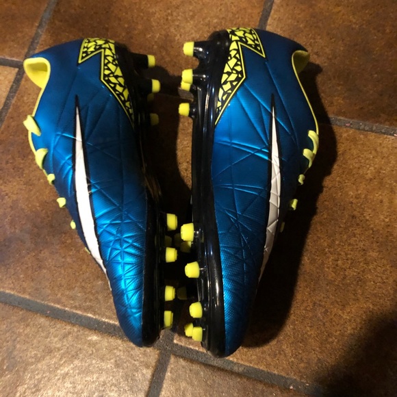 Hypervenom Phinish Cleats - Picture 3 of 4